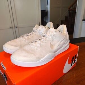 Kobe 8 Halo color-way — Size: 9 women's, 7.5 mens.